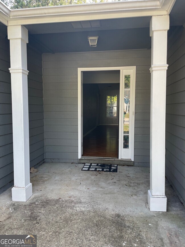 Building Photo - 8662 Guthrie Dr