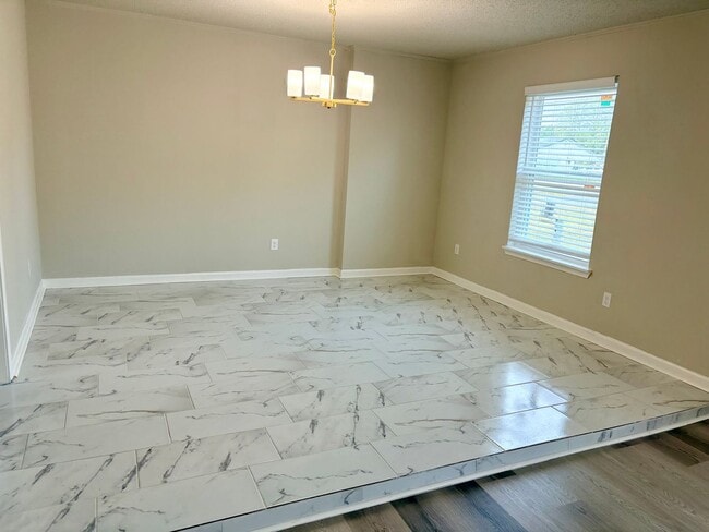 Foto del edificio - 5839 Kingsbury Ln