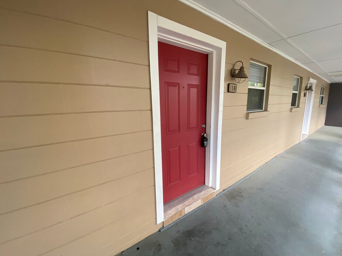 Foto principal - Creekside 2 bedroom 2 bath Condo Available...