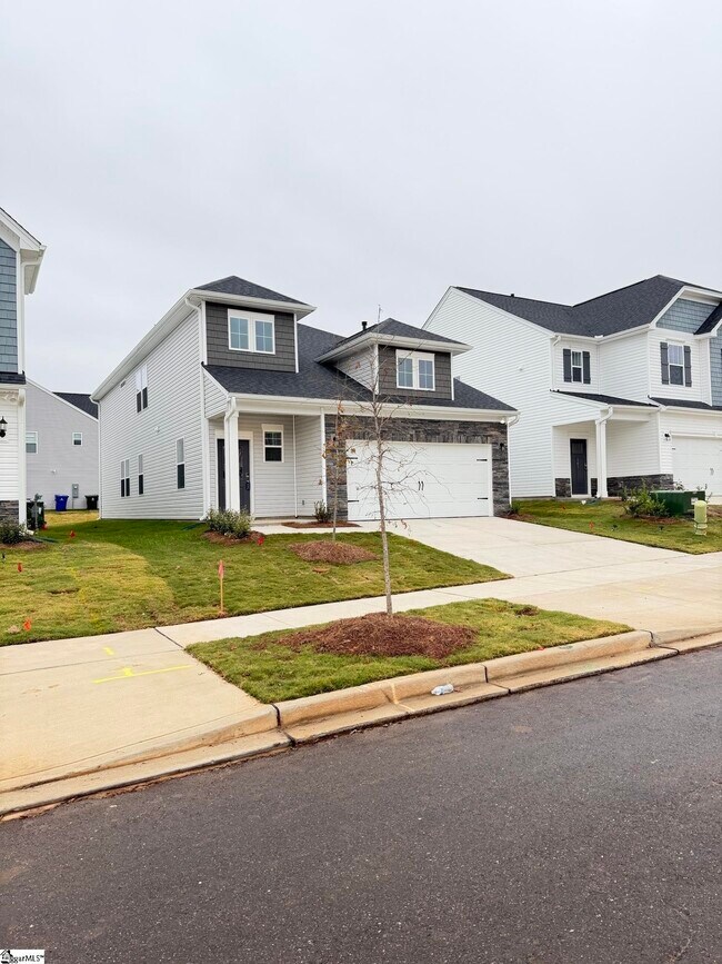 Building Photo - 139 Gervais Cir