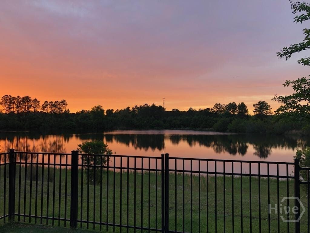 Foto del edificio - 142 Lake Lily Dr