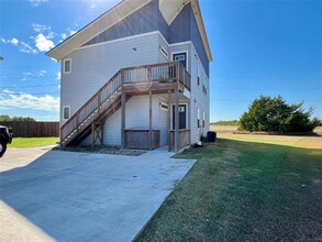 Building Photo - 805 Hallie Cove