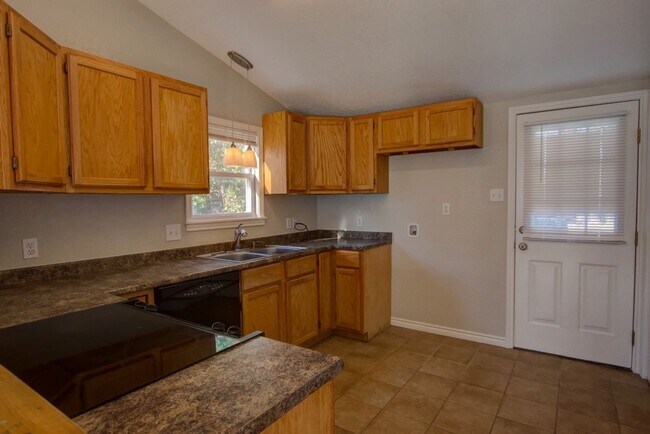 Foto del edificio - Adorable E. Main Cottage