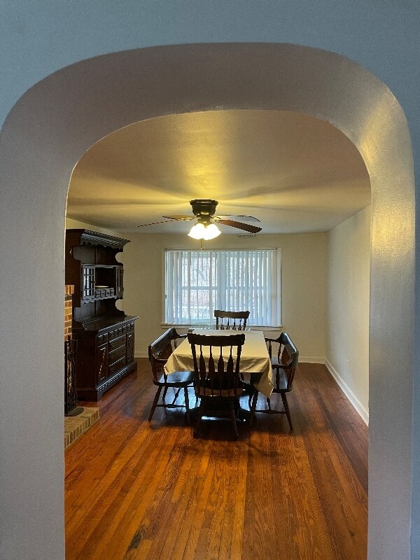 Foto del edificio - 913 Grange Rd