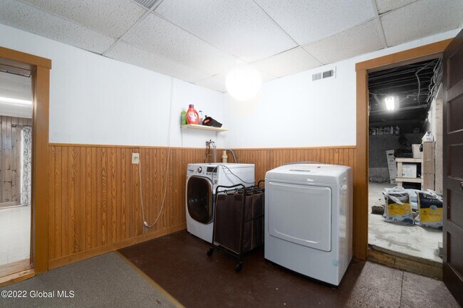 Foto del edificio - 3217 US-20