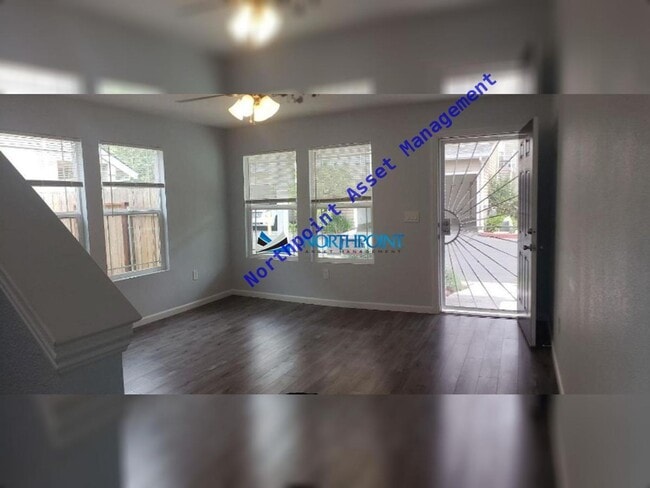 Foto del edificio - 4 BR/2.5 BA | Newly Renovated Single Family Home | 1-Car Covered Parking | Fully Fenced Backyard