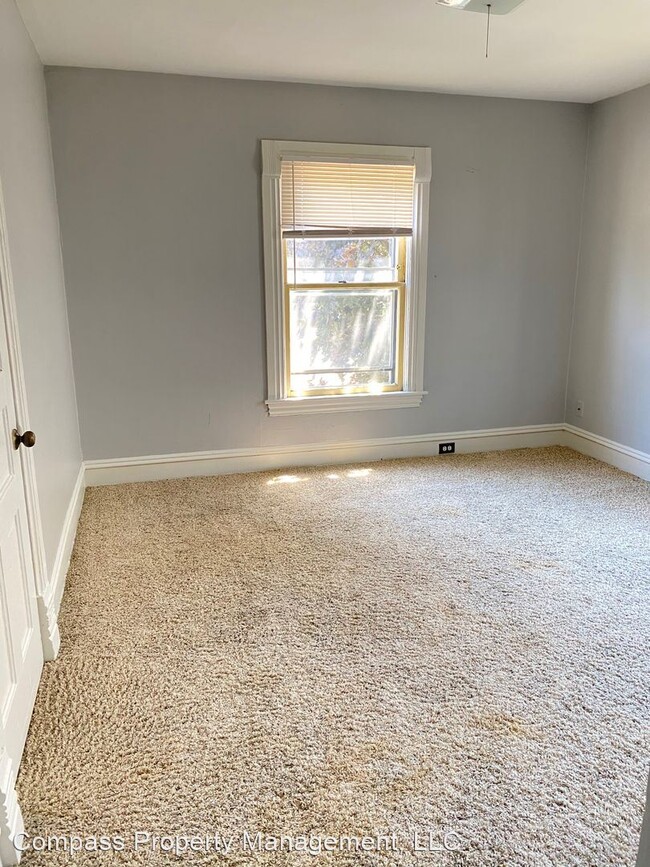 Foto del edificio - 1801-1803 Oakwood Ave NE