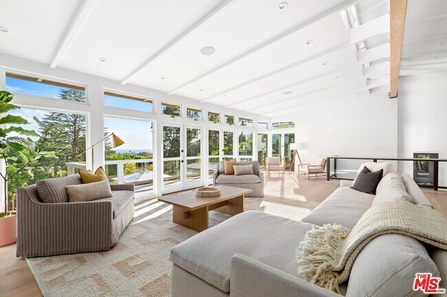 Foto del edificio - 1514 Sorrento Dr