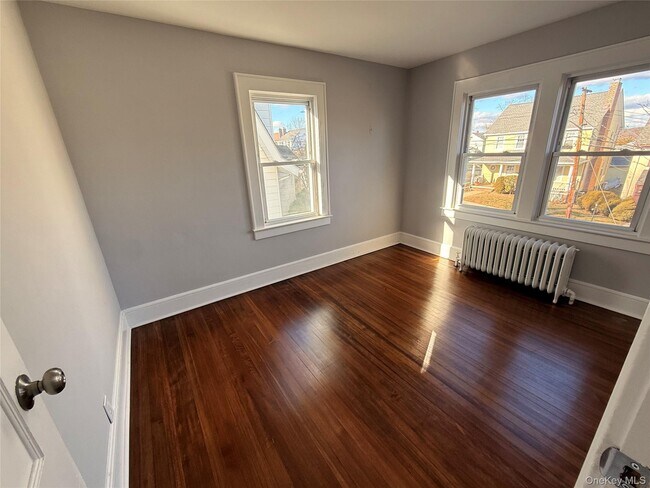 Foto del edificio - 10 Irenhyl Ave