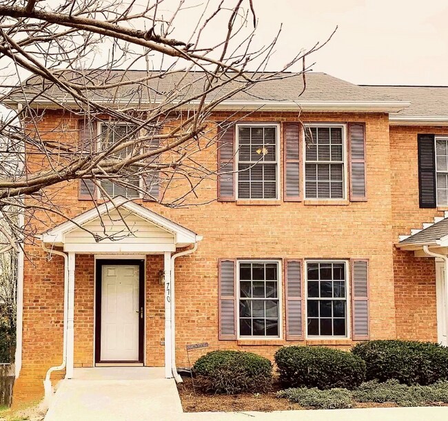 7 Oak Tree Blvd NW, Christiansburg, VA 24073 Townhome Rentals in
