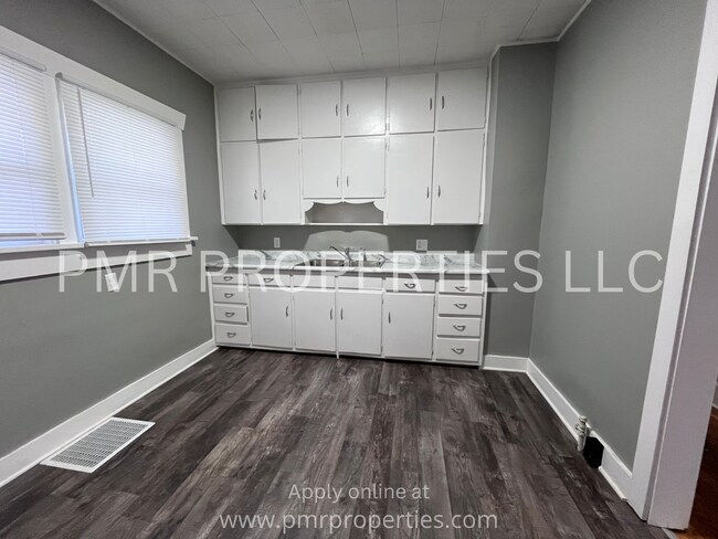 Foto del edificio - 2 Bedrooms / 1 Bathroom House