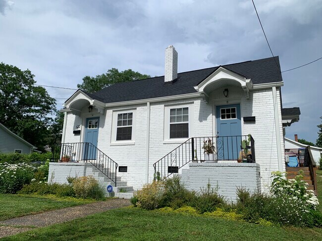 Building Photo - 420 N Hyde Park Ave
