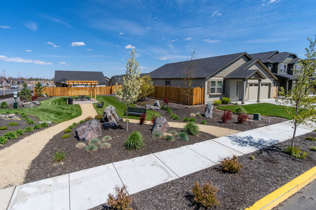 Building Photo - 3667 SW Pumice Stone Ave