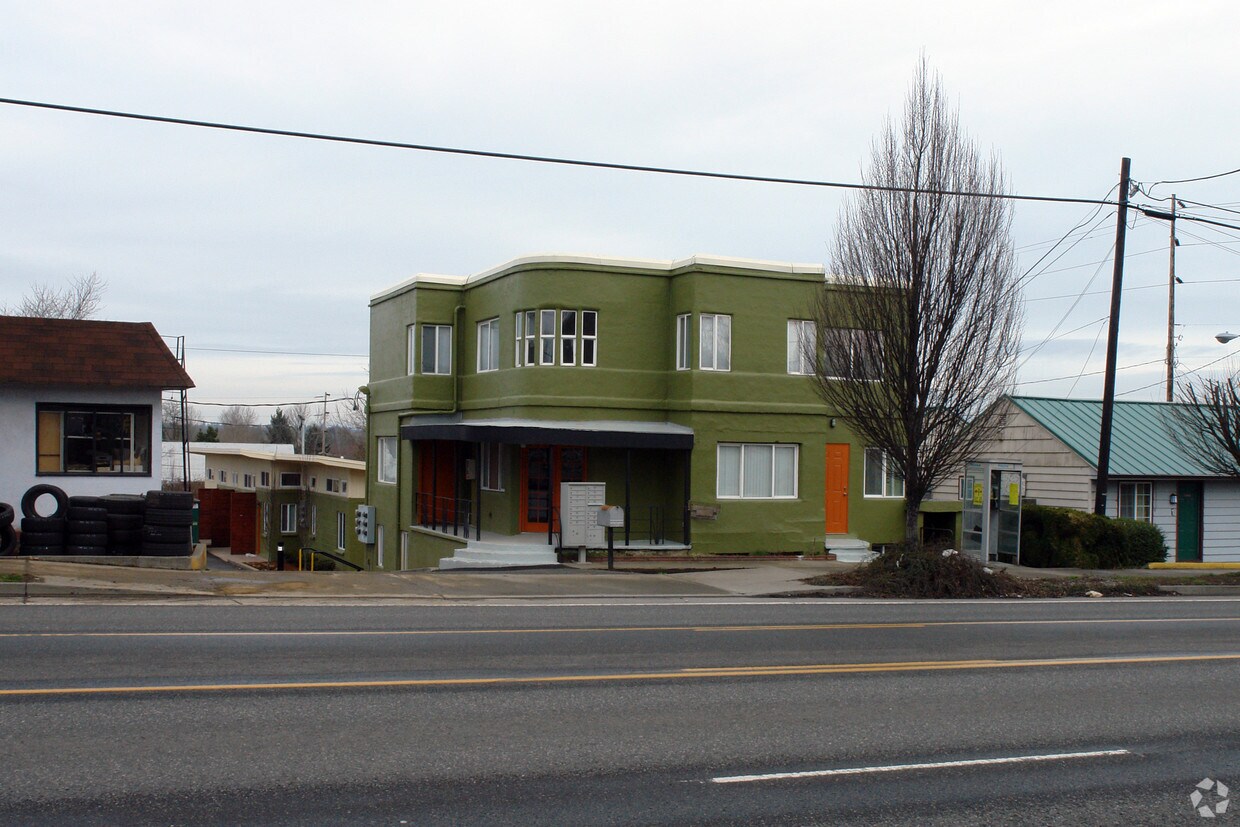 Foto principal - 11401 NE Sandy Blvd