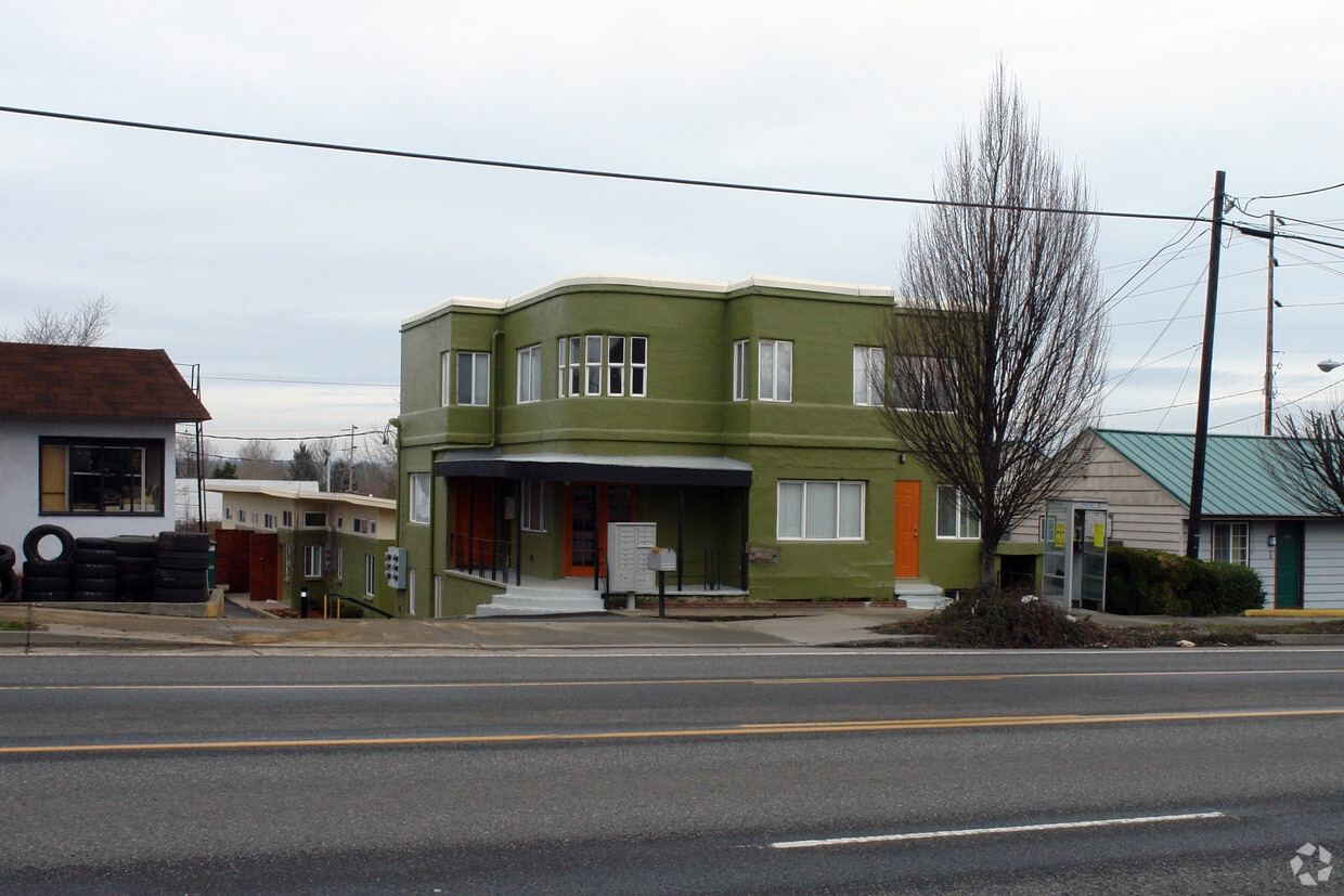 11401 NE Sandy Blvd, Portland, OR 97220 Apartments in Portland, OR