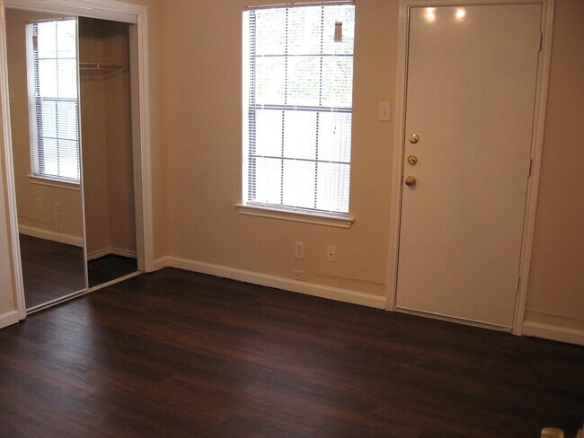 Building Photo - 9313 Kempler Dr