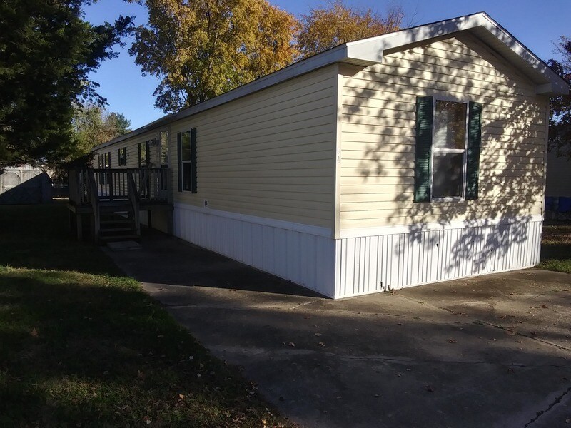 Primary Photo - 64 Bluebell Ln