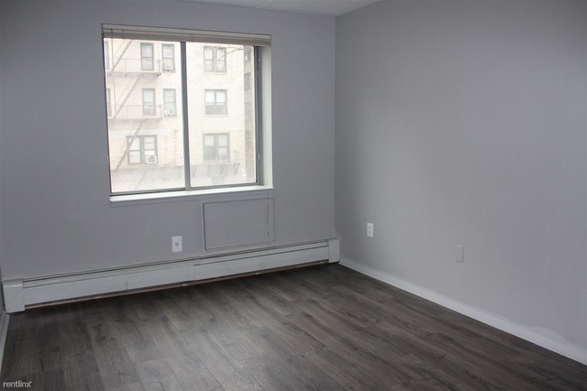 Building Photo - 1 br, 1 bath  - 1514 Sedgwick Ave 12H