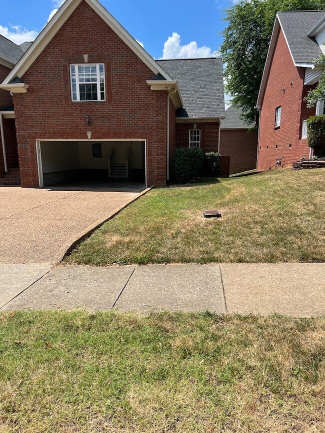 Building Photo - 109 Fieldcrest Cir
