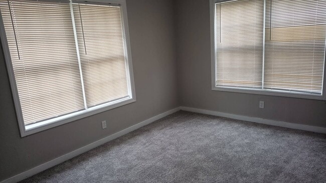 Foto del edificio - 5742 S Quincy Ave