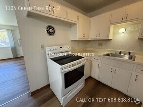 Building Photo - 1104 Green Tree Rd
