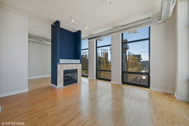 Building Photo - 740 W Fulton St