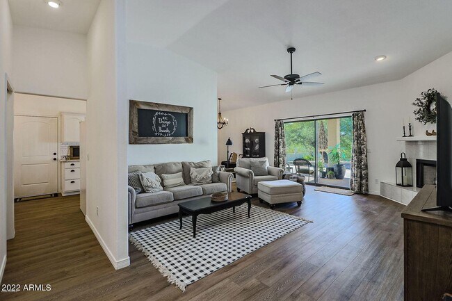 Building Photo - 14066 N Cameo Dr