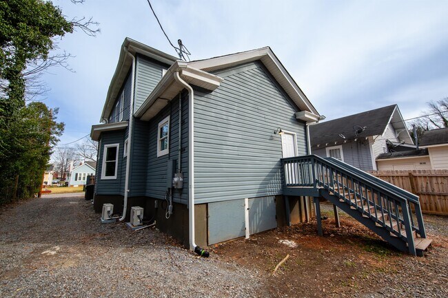 Building Photo - 417 Ebenezer Ave