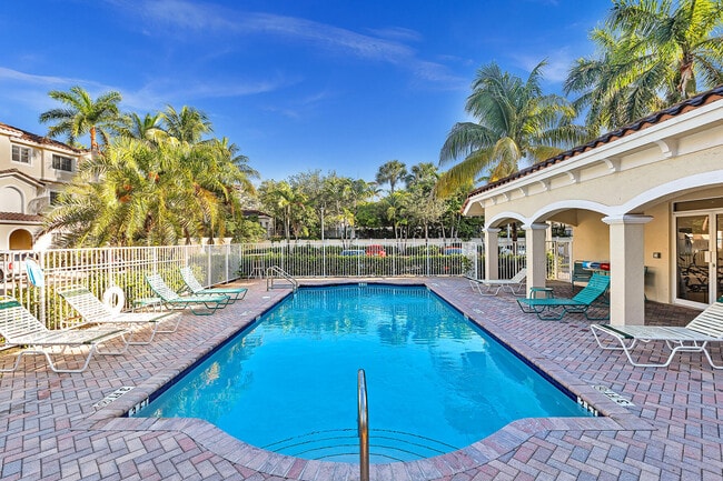 Building Photo - 323 Bayfront Dr