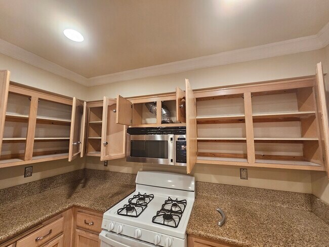 Foto del edificio - 3361 Holly Grove St