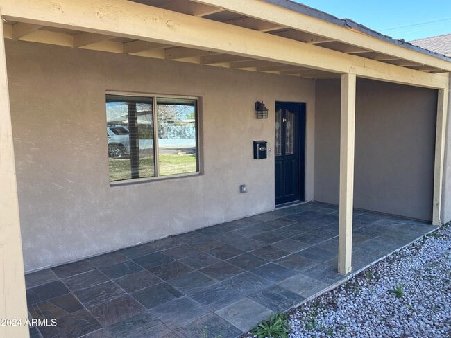 Building Photo - 3807 E Devonshire Ave