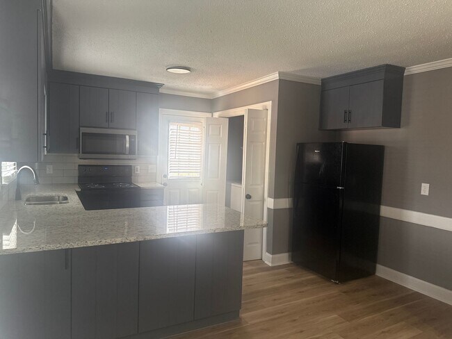 Foto del edificio - 3807 Chase Rd NW