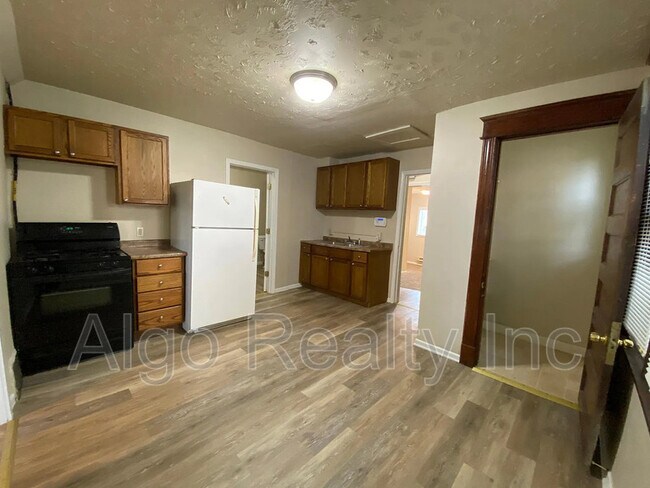 Foto del edificio - 603 Lawson Ave E