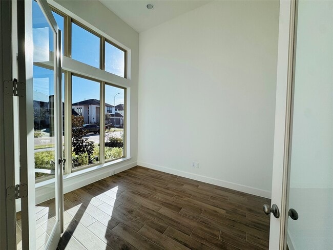 Building Photo - 4418 Noah Grv Ln