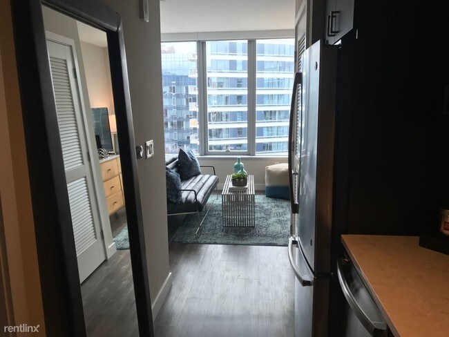 Foto del edificio - Studio, 1 bath  - 75 Sleeper St