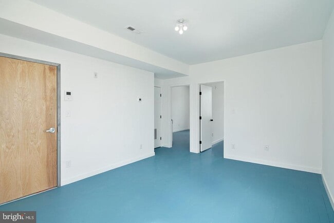 Building Photo - 2329 Frankford Ave