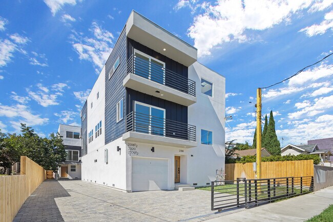 Foto del edificio - 2318 W 2nd St