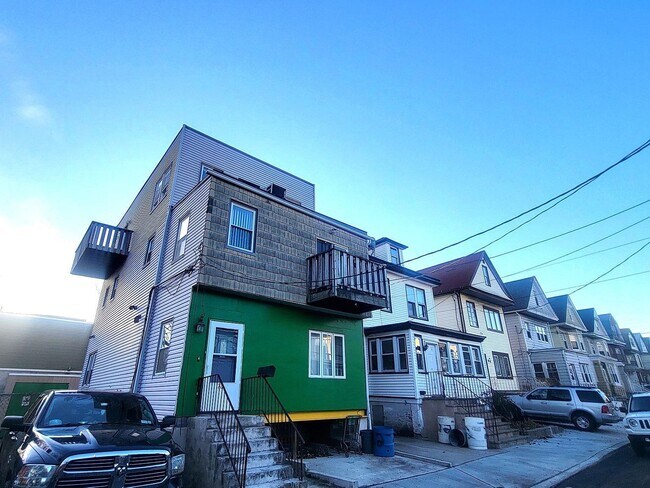 Building Photo - 22 Wegman Ct