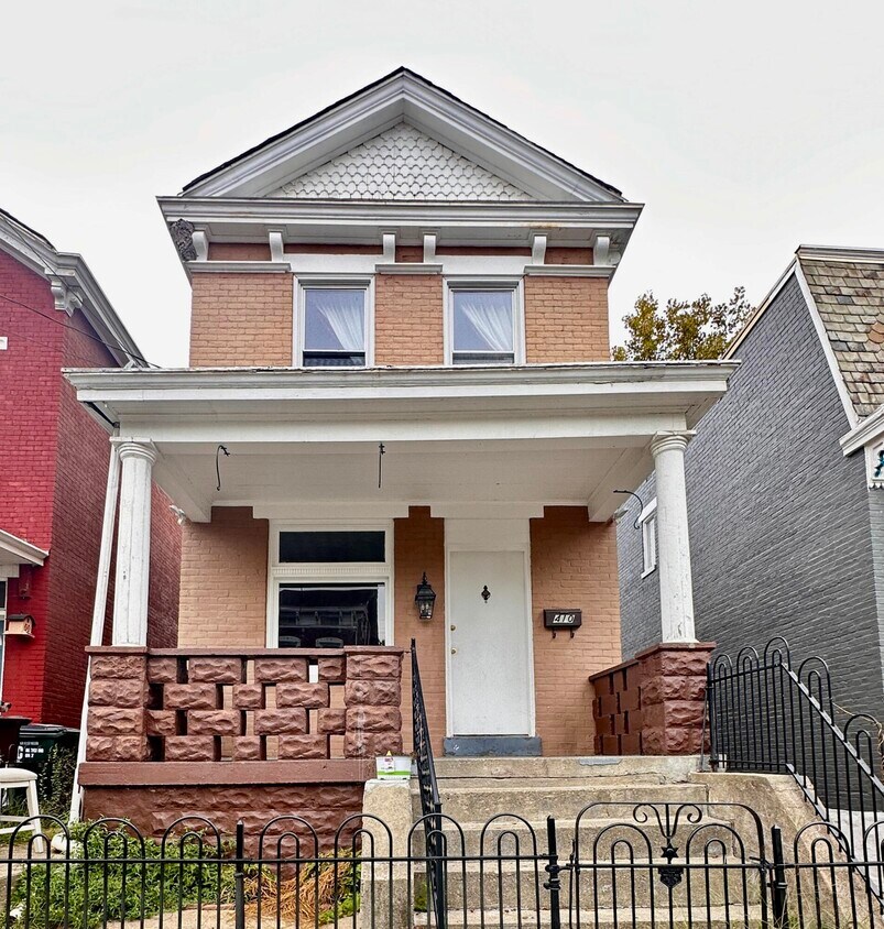 Primary Photo - 410 E 17th St