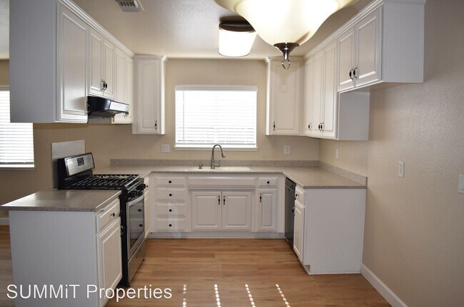 Building Photo - 3 br, 2 bath House - 1037 Eisenhower Way