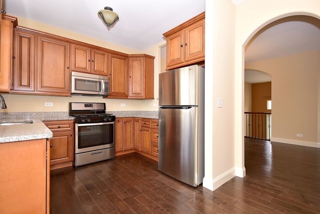 Building Photo - 1544 Lakeridge Ct