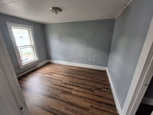 Building Photo - 520 W 17th Street