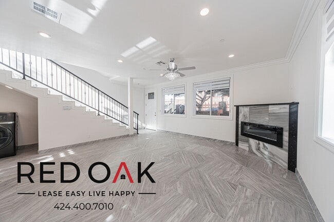 Building Photo - 2017 Centinela Ave