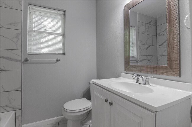 Foto del edificio - 3621 Mainer St