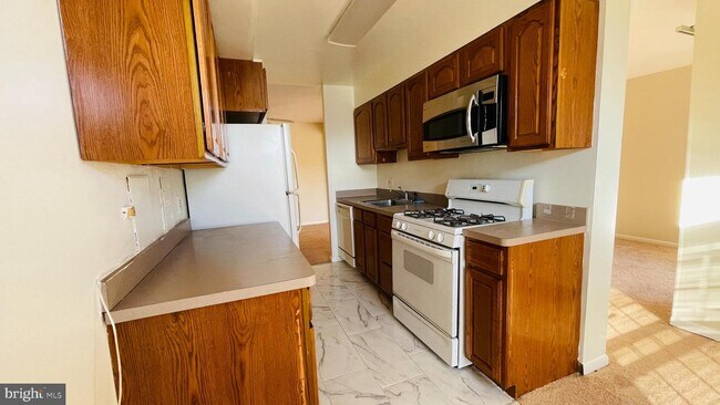 Building Photo - 8300 Tobin Rd