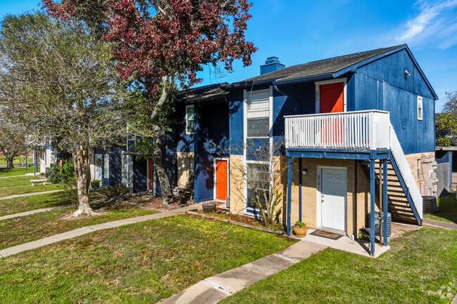 Building Photo - Gardens Of Victoria