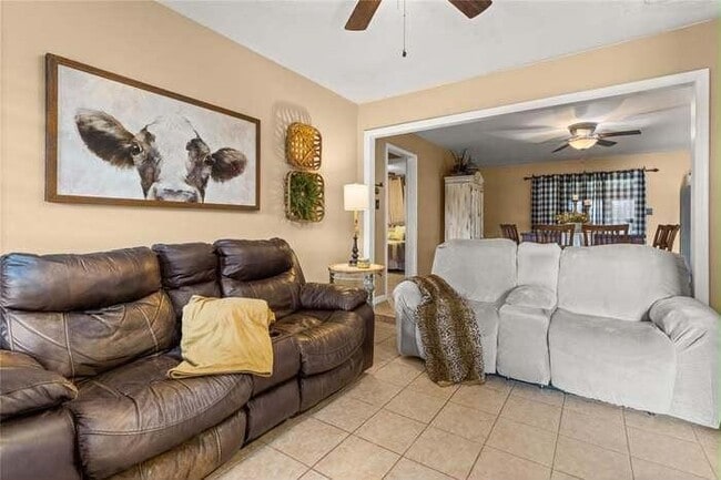 Building Photo - 526 Bay Colony Dr