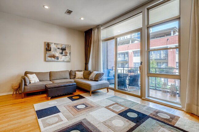 Foto del edificio - 324 N Jefferson St