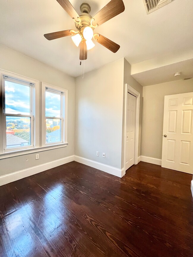 Foto del edificio - 180 Hillside St