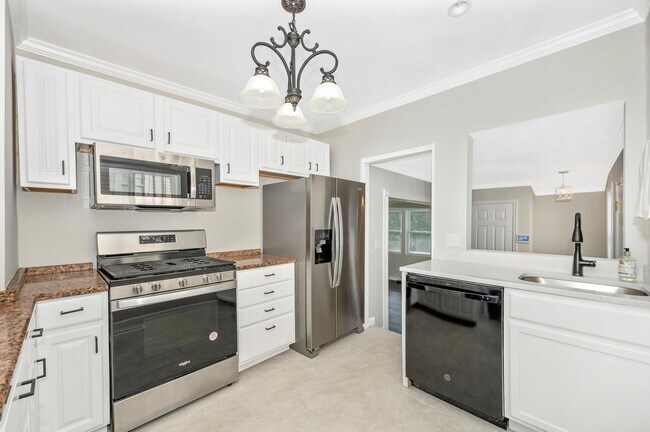 Kitchen - 7812 Piney Branch Rd
